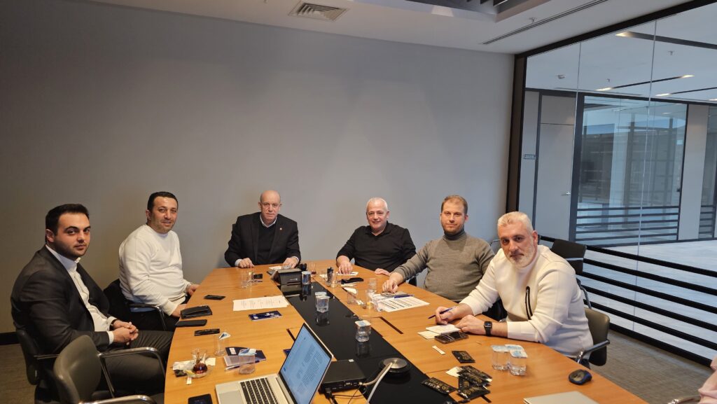 BEKSİAD, BTSO Başkan Yardımcısı İsmail Kuş ve KFA Fuarcılık yetkilileriyle bir araya gelerek Junioshow Fuarı'nın değerlendirmesini yaptı ve yeni organizasyon planlarını görüştü.