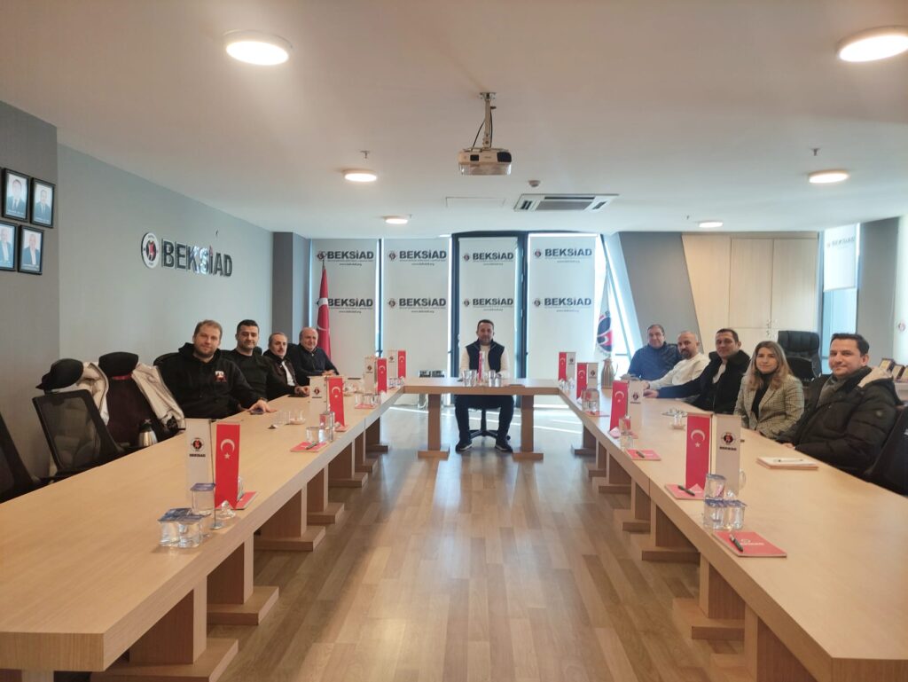 Yönetim kurulu toplantısını, Başkan Vekili Mehmet Bayezit önderliğinde düzenledi. Toplantıda, dernek faaliyetleri ve geleceğe yönelik projeler detaylı şekilde değerlendirildi.