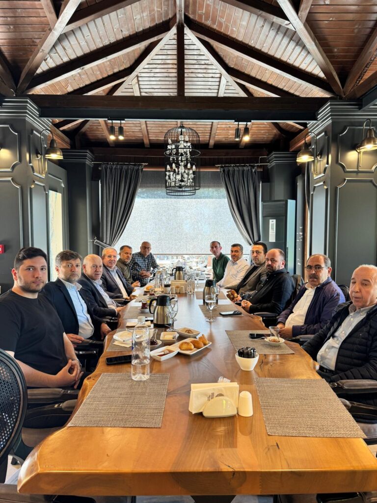 BEKSİAD, BTSO ile bir araya geldi. Sektör değerlendirmeleri ve iş birliklerine yönelik verimli bir toplantı gerçekleştirildi.