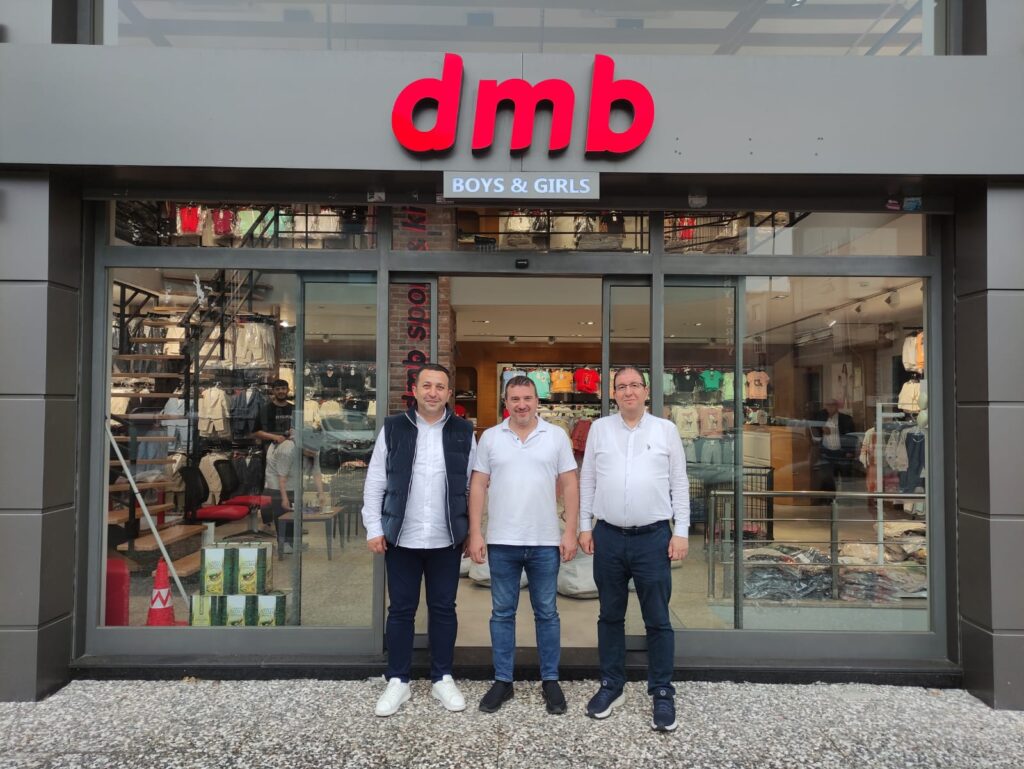 BEKSİAD Başkanı Mehmet Bayezit ve Üye İlişkileri Komisyonu Başkanı Ali Çil, geçmiş dönem yönetim kurulu üyemiz Rıdvan Hatipoğlu’nu DMB Kids – Hazer Tekstil’de ziyaret etti.