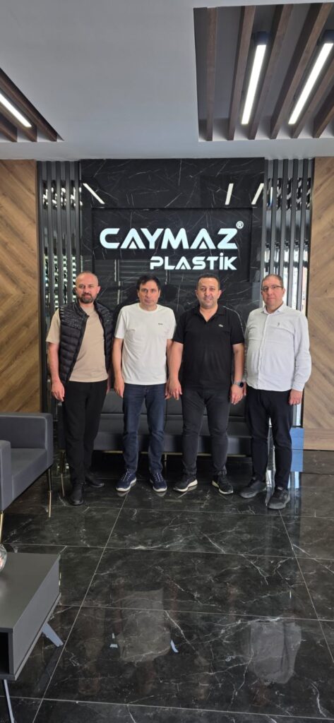 BEKSİAD Başkanı Mehmet Bayezit ve Üye İlişkileri Komisyonu, Caymaz Plastik firmasının sahibi Hüseyin Caymaz’ı ziyaret ederek sektörel değerlendirmelerde bulundu.