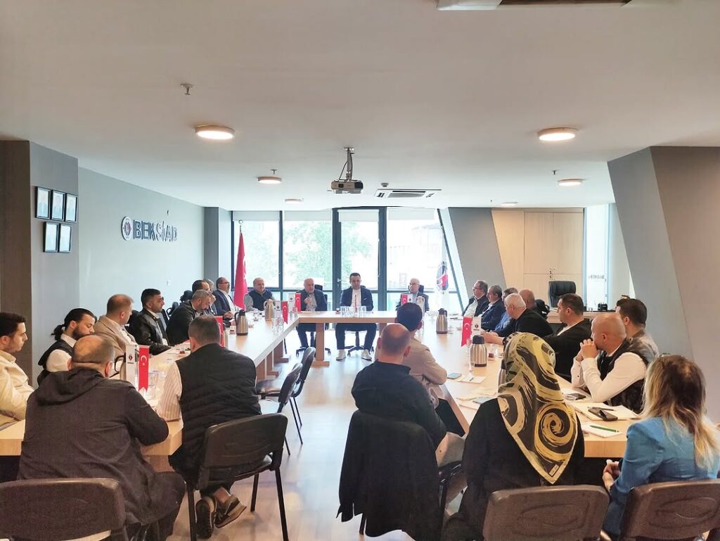 BEKSİAD, geçmiş dönem başkanları ve üyeleriyle sektörün durumu üzerine istişare heyeti toplantısı gerçekleştirdi.