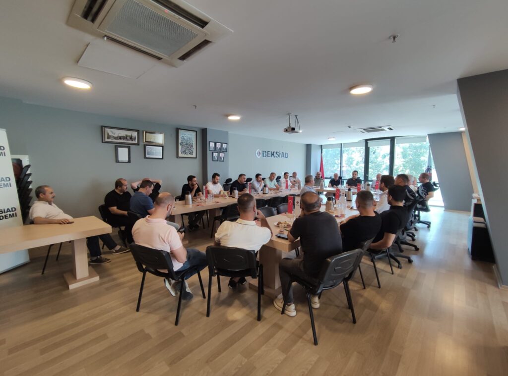 BEKSİAD, Ticaret Bakanlığı destekli UR-GE projesi kapsamında Gana’da gerçekleştirdiği ticaret heyeti programının değerlendirme toplantısını düzenledi.