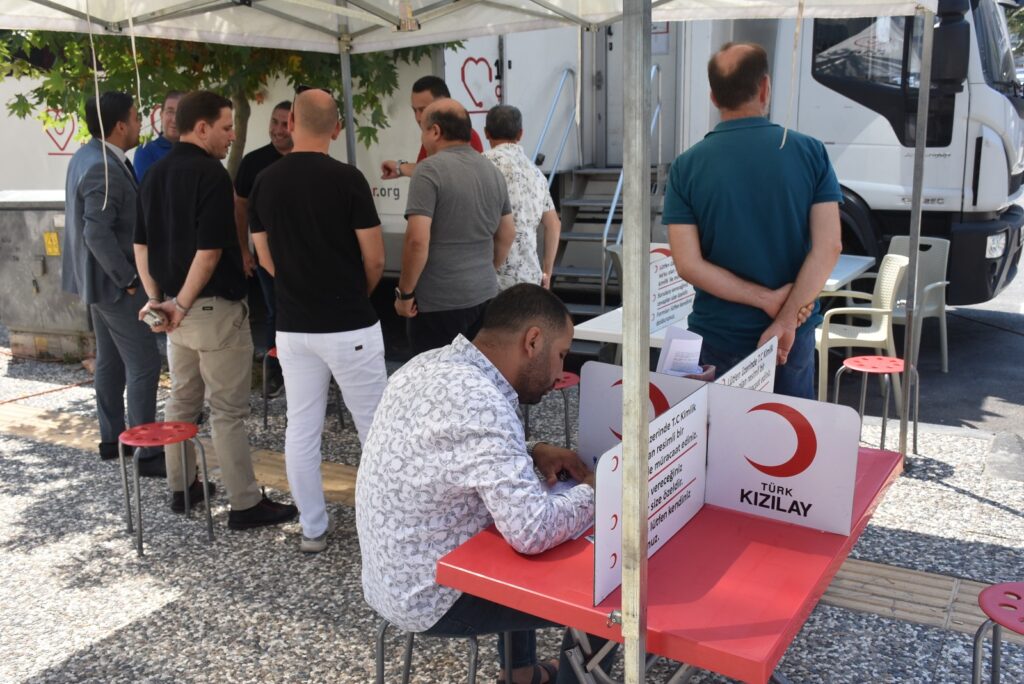 BEKSİAD, Kızılay iş birliğiyle Vişne Caddesi’nde düzenlediği organizasyonda 2 gün içinde 145 ünite kan bağışıyla yüksek katılım sağladı.