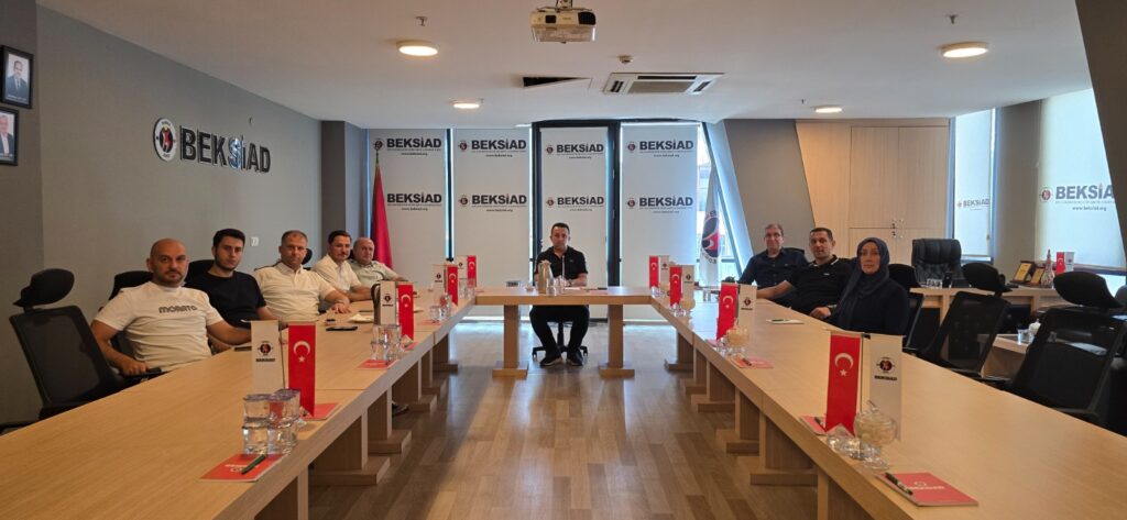 BEKSİAD Yönetim Kurulu toplantısı, Başkan Mehmet Bayezit başkanlığında gerçekleşti. Güncel çalışmalar ve gelecek dönem planları değerlendirildi.